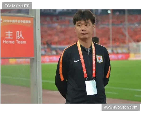 巩晓彬执教风格全面解析从球员时代到教练生涯的蜕变与坚持