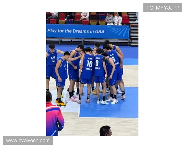 上海篮球队在耐力排行榜中荣登第二名展现出强大实力与团队精神