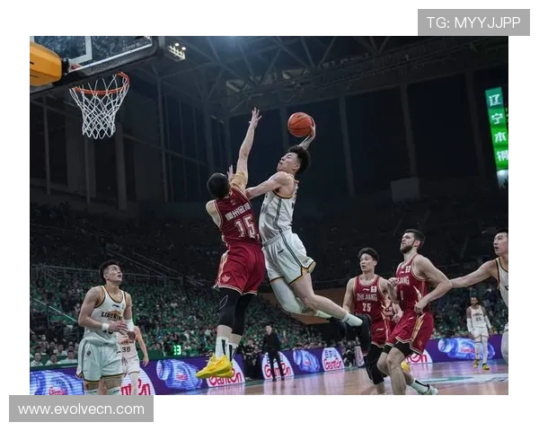 广东宏远巅峰对决强敌再燃激情鏖战争冠之路全面打响